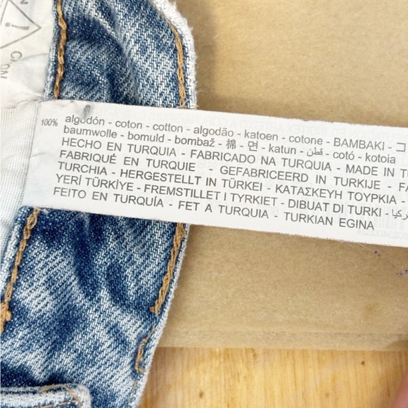 Zara High Rise Wide Leg Ripped Light Wash Jeans - Blogger Favourite 0 - Picture 11 of 14